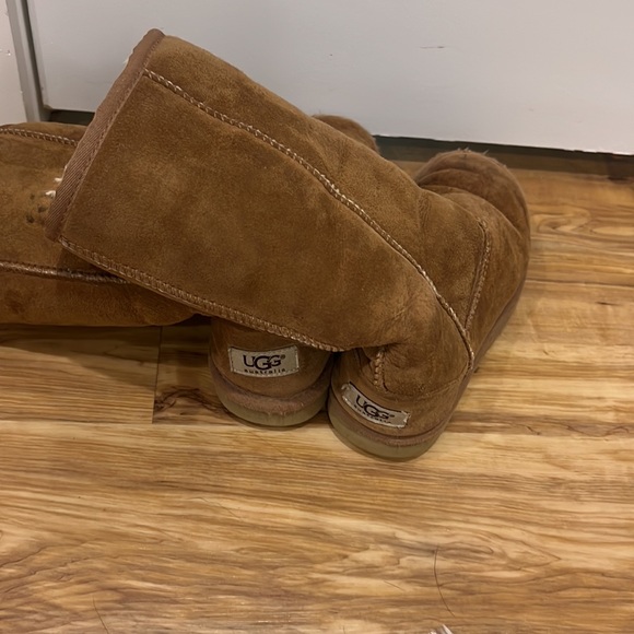 UGGS high - Picture 3 of 4